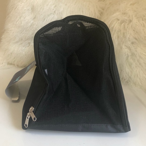 - Pet Carrier Under 20Lb - Picture 2 of 7